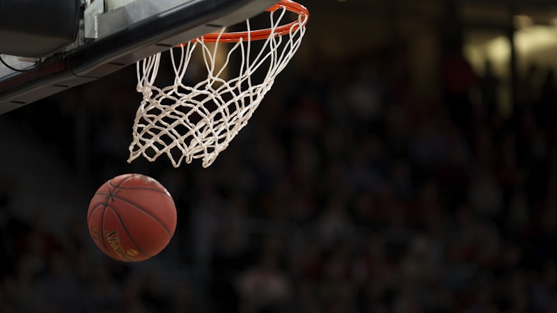 篮球NBA十佳球视频缩略图 - 球员完成霸气扣篮